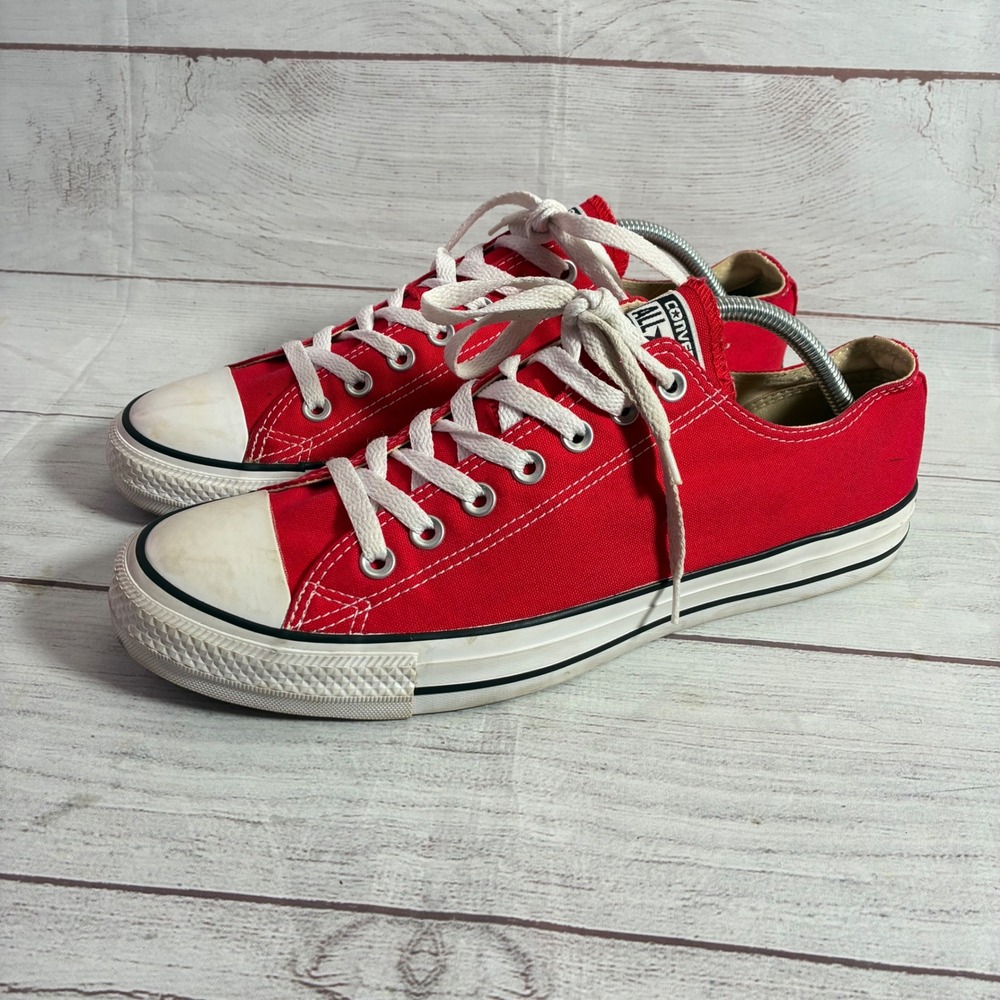 Converse Chuck Taylor All Star Mens 10 Red Low Top Canvas Sneakers M9696